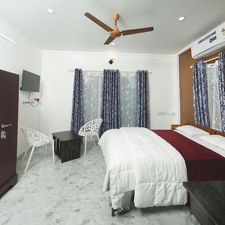 Hotel M M Residency Kochi Esterno foto