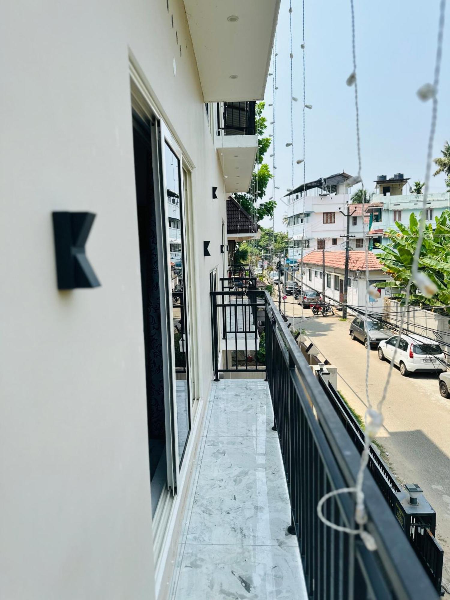 Hotel M M Residency Kochi Esterno foto